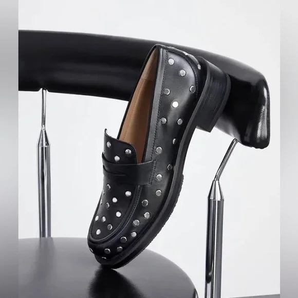 STUART WEITZMAN Palmer Bold Studded Leather Loafers Size 9 Black
